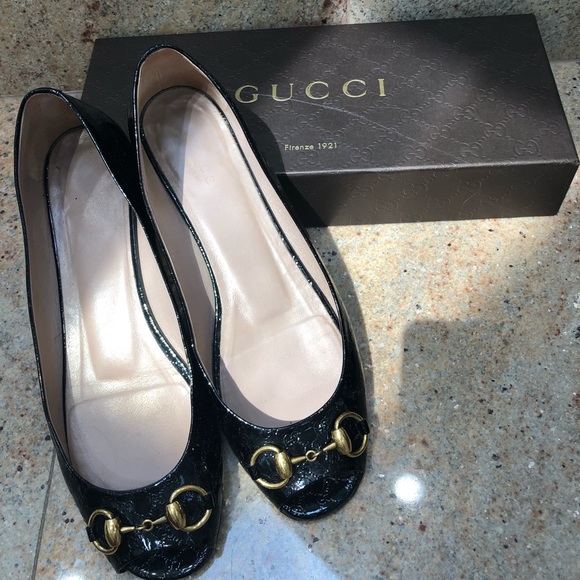 Gucci Shoes - Black Gold Glossy Gucci Flats